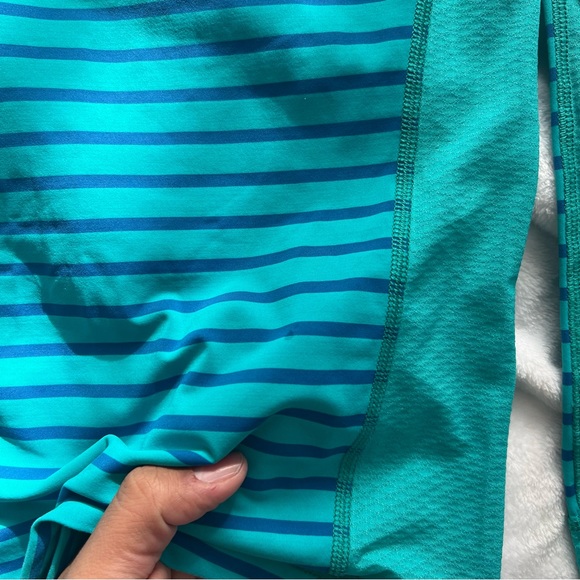 Ivivva Girl's Top Long Sleeve T-Shirt w/ Thumbholes Size 8 Stretch - Picture 3 of 5